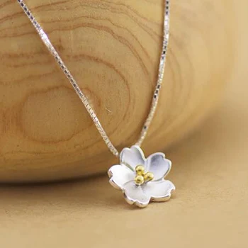 SMJEL Yeni Yüksek Kaliteli Narin Gümüş Renk Papatya Çiçek Kolye Kadınlar için Küçük Çiçek Takı Parti doğum günü hediyesi SYXL026