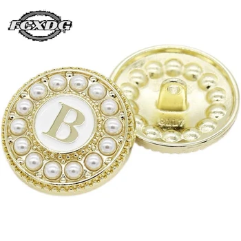 10 adet Süper Güzel İnci Düğmeler Giyim için Mektup B Tasarım Yuvarlak Metal Dikiş Düğmeleri kadın giyim Dekorasyon Düğmeleri