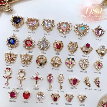 5 adet 3D Zirkon elmas tırnak süsü Sanat Dekorasyon Lüks Kalp Çapraz Takı Tırnak Takılar Japon Sailor Moon Alaşım Cam Manikür İpuçları