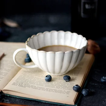 Japon retro krizantem seramik kupa süt çay bardağı kahvaltı kupa çanak bardak büyük kapasiteli Petal kupalar CL102023 kahve kupa hediye