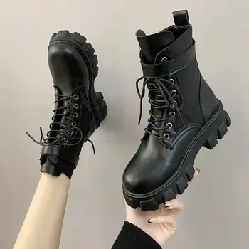 2021 Yeni Siyah Platformu Savaş yarım çizmeler Kadınlar için Lace Up Toka Kayış Kadın Ayakkabı Kış Biker Botları Botları kadınlar için