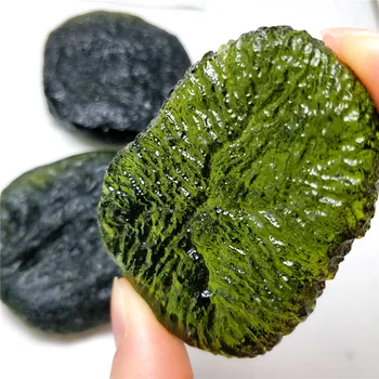 Doğal Nadir Ham Yeşil Moldavite Kristal Çek Göktaşı Enerji Taş Orijinal Taş Koleksiyonu Kötü Kuvvet Karşı 